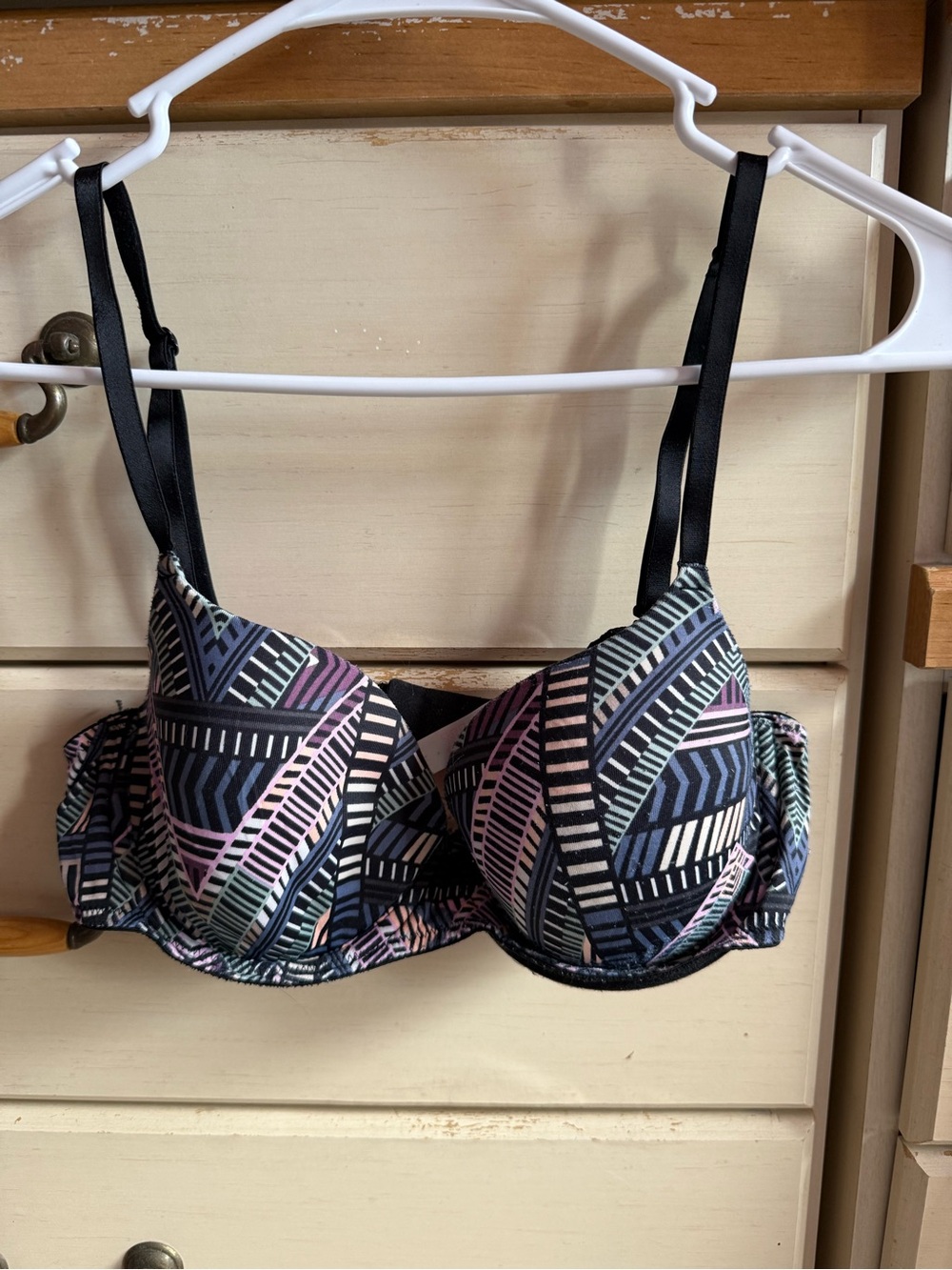 PINK Victoria's Secret Black Geometric Stripe Underwire Bra